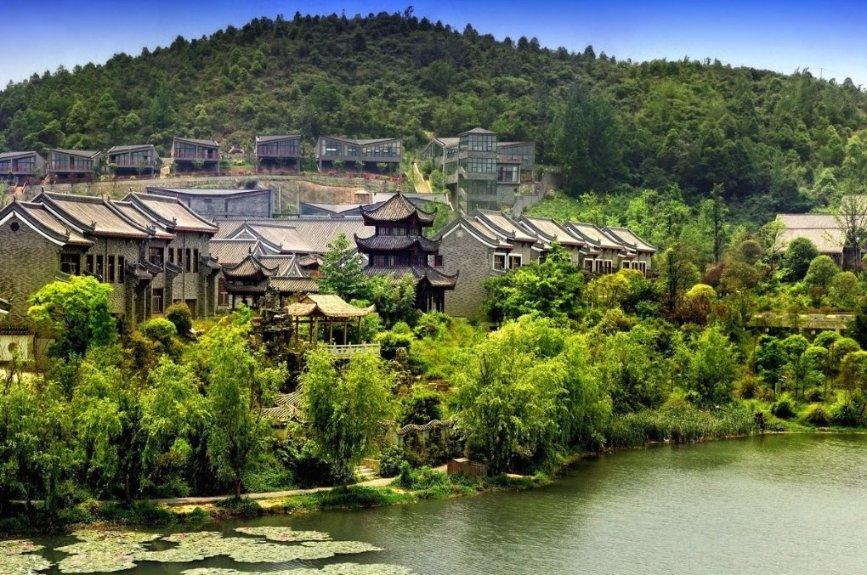 金融助企 破浪前行